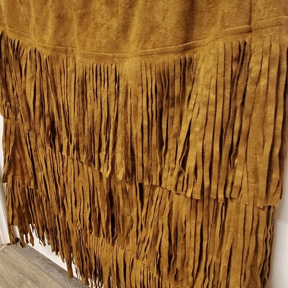 Women's pull on fringe skirt - Picture 2 of 2